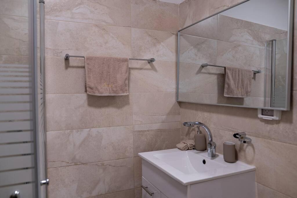 Migdalor Apartment ภายนอก รูปภาพ
